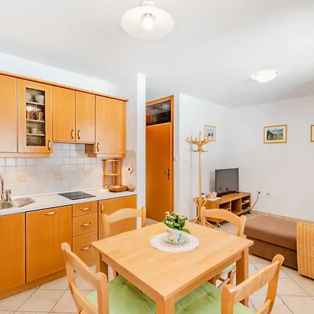 Apartma Miranda *