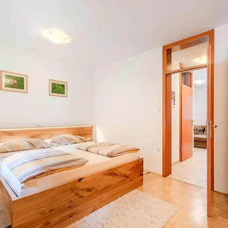 Apartma Miranda לוג פוד מנגרטום