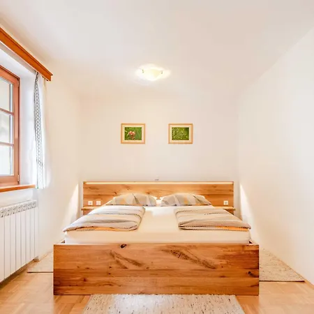 דירה Apartma Miranda לוג פוד מנגרטום