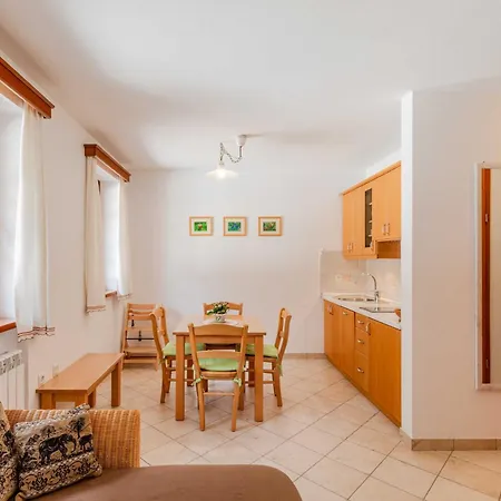 Lägenhet Apartma Miranda